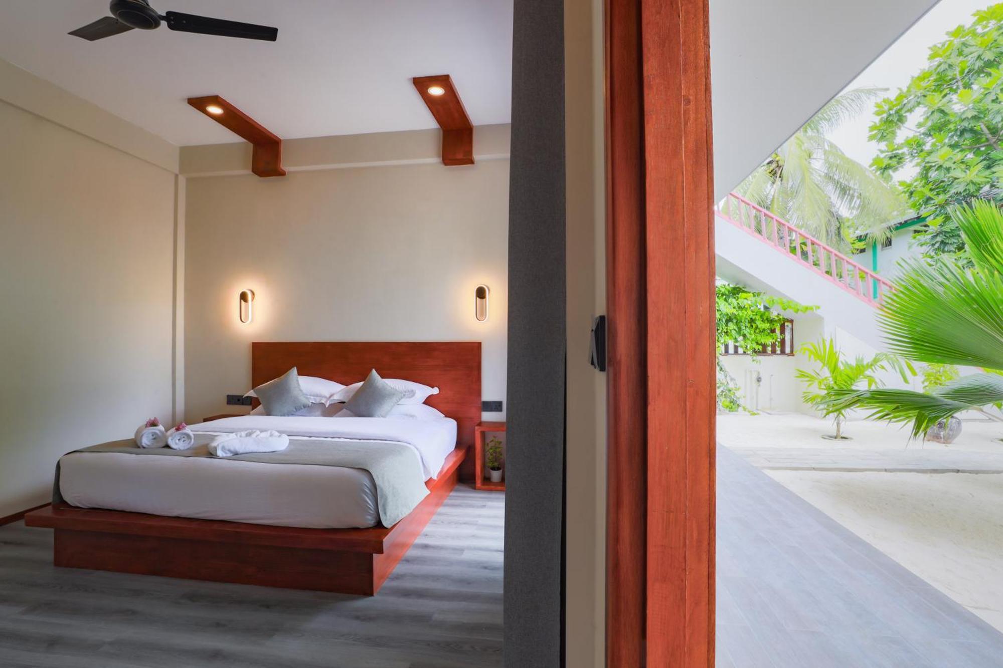 Sunny Breeze View Hotel Hangnaameedhoo Exterior foto