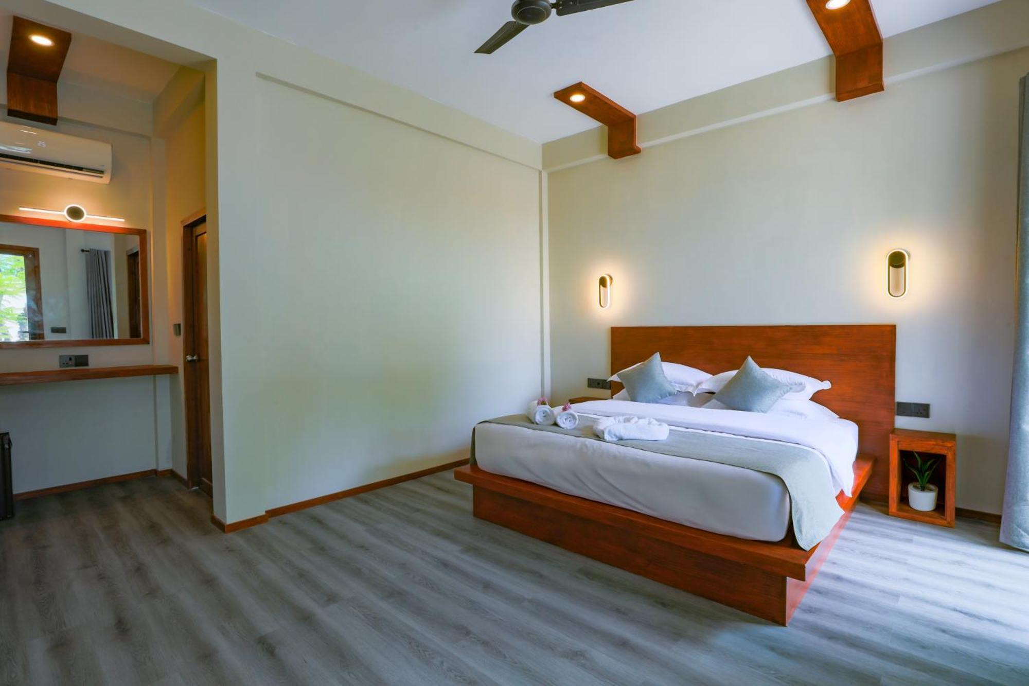 Sunny Breeze View Hotel Hangnaameedhoo Exterior foto