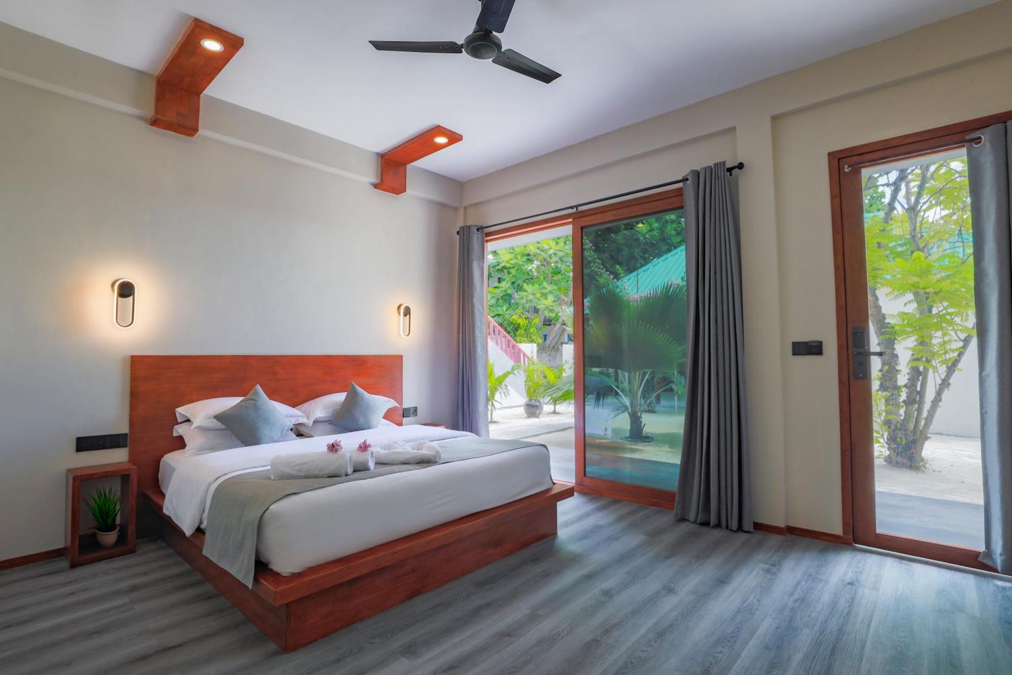 Sunny Breeze View Hotel Hangnaameedhoo Exterior foto