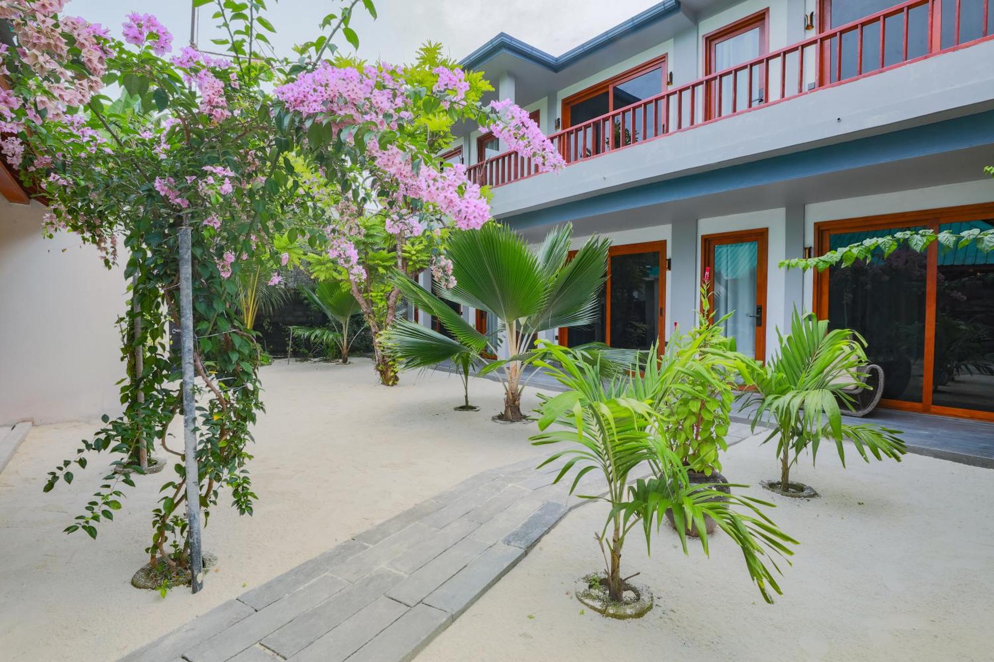 Sunny Breeze View Hotel Hangnaameedhoo Exterior foto