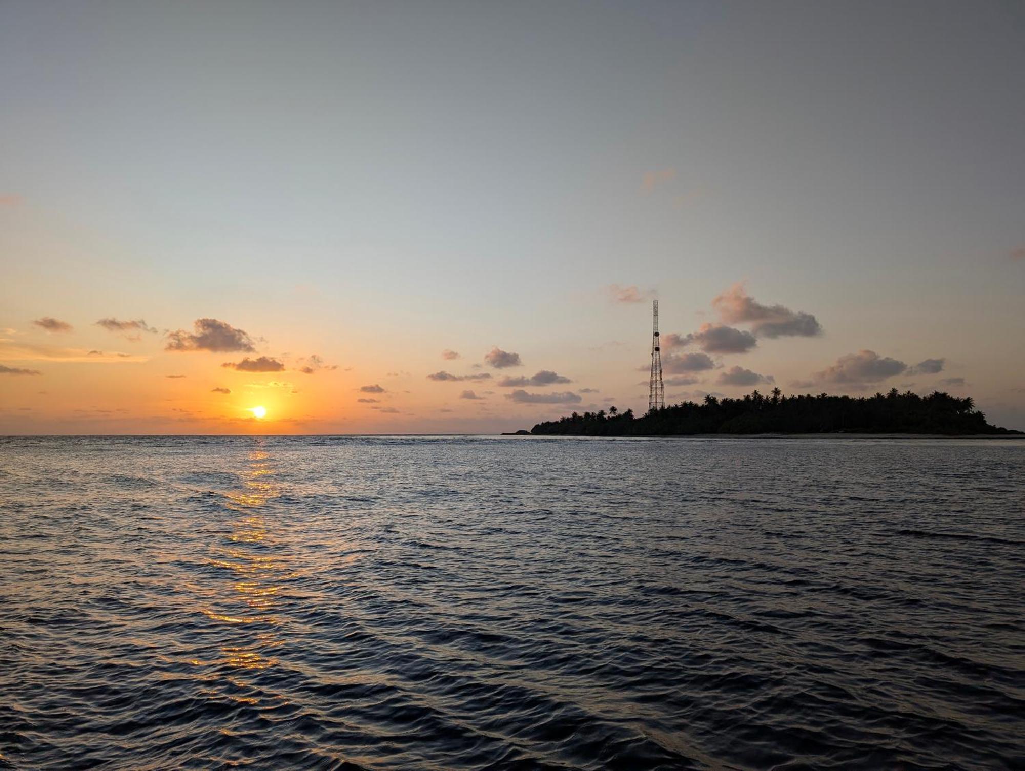 Sunny Breeze View Hotel Hangnaameedhoo Exterior foto